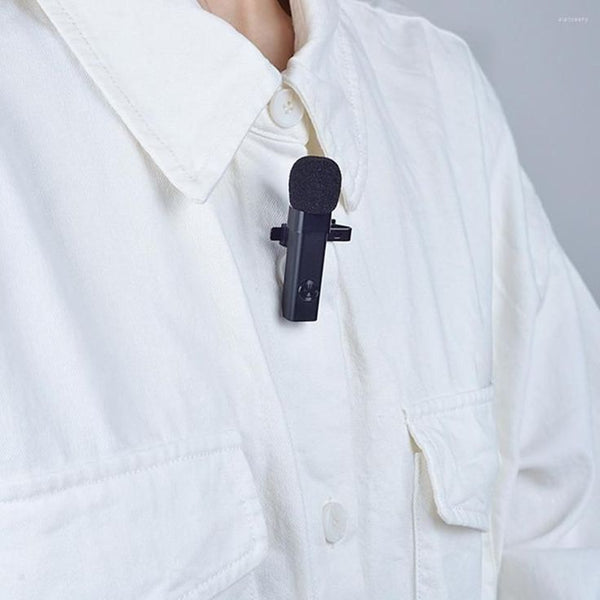 The Advantages of Wireless Lavalier Microphones